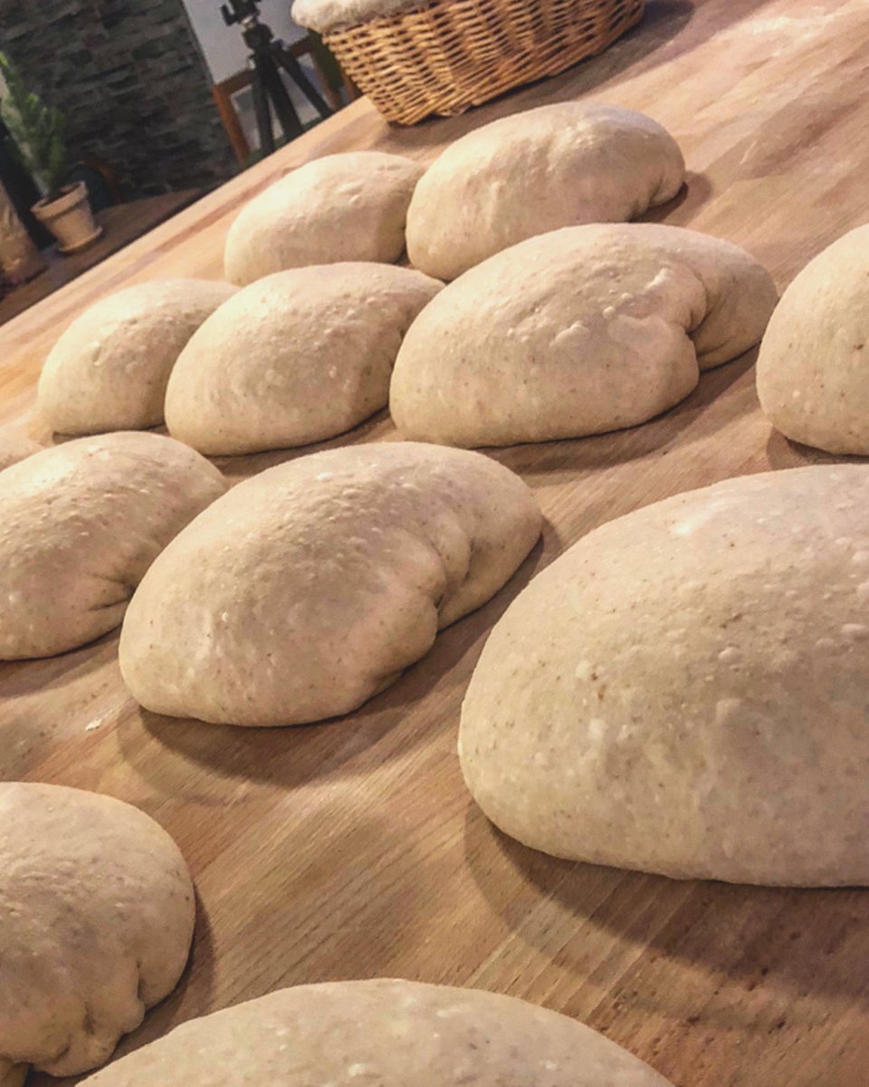 How to shape Sourdough Loafs - SIMPEL - sourdough & coffee