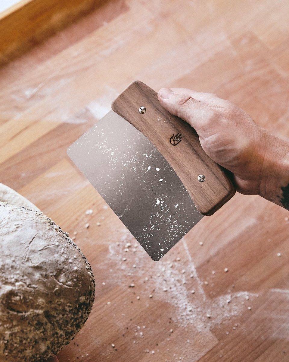 Bench Knife Walnut - SIMPEL - sourdough & coffee