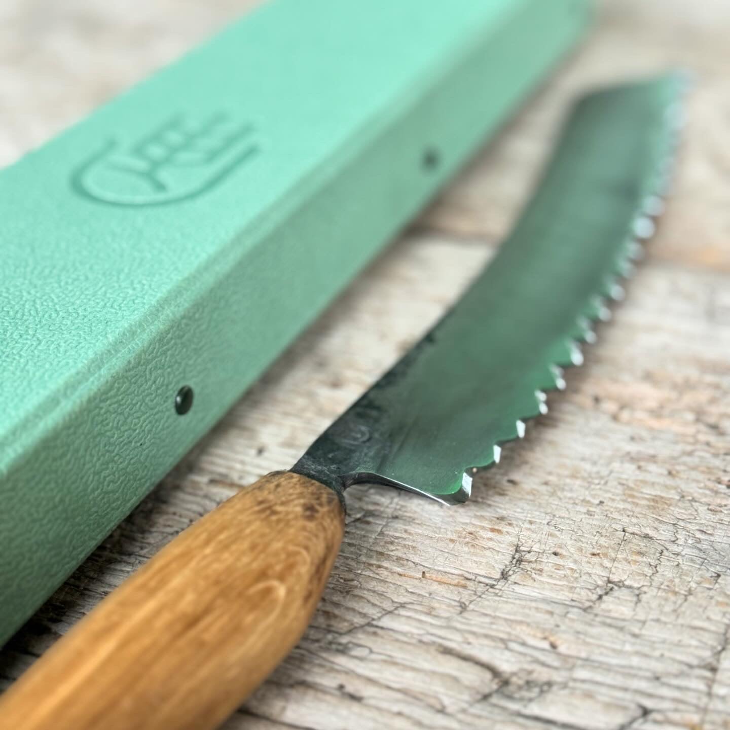 Artisan Bread Knife Oak