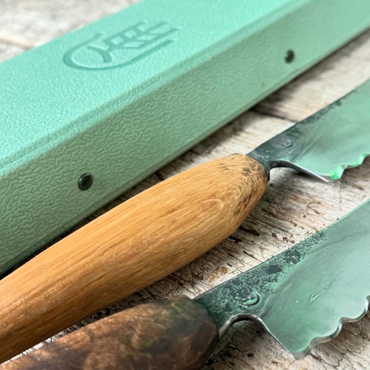 Artisan Bread Knife (Oak)